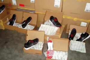 Доставка обуви из Китая